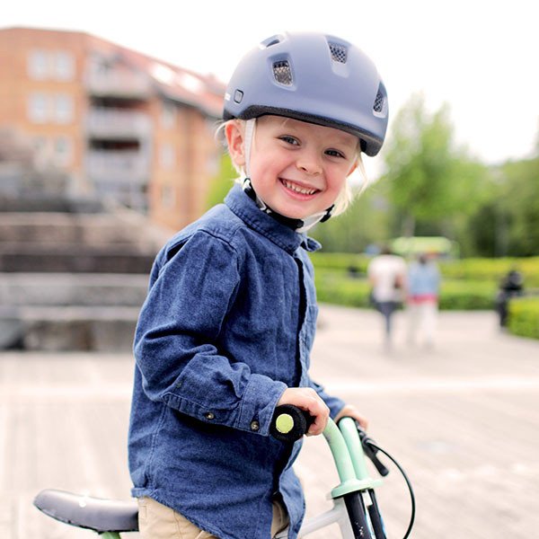 Bike trailers, child bike seat, helmets and snow sleds - Safety 